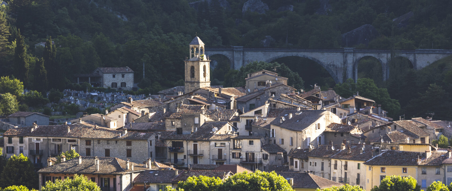 Vue du village d'Annot